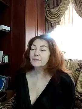 Snapshot of Madame-Butterfly chatting on 12.23.24 Madame-Butterfly online show from 12.23.24
