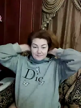 Snapshot of Madame-Butterfly chatting on 02.17.25 Madame-Butterfly online show from 02.17.25