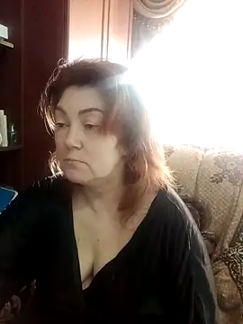 Snapshot of Madame-Butterfly chatting on 02.19.25 Madame-Butterfly online show from 02.19.25