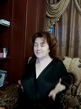 Snapshot of Madame-Butterfly chatting on 02.24.25 Madame-Butterfly online show from 02.24.25