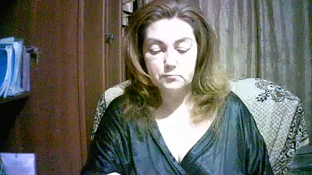Snapshot of Madame-Butterfly chatting on 10.05.25 Madame-Butterfly online show from 10.05.25