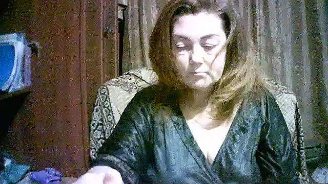Snapshot of Madame-Butterfly chatting on 10.14.25 Madame-Butterfly online show from 10.14.25