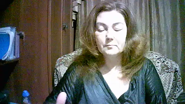 Snapshot of Madame-Butterfly chatting on 10.16.25 Madame-Butterfly online show from 10.16.25