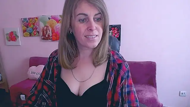 Snapshot of Hot_Milady chatting on 03.18.25 Hot Milady online show from 03.18.25