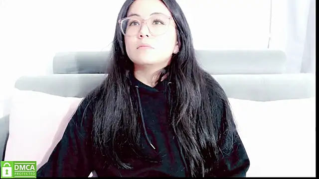 Snapshot of mariana_katto chatting on 04.17.26 mariana katto online show from 04.17.26