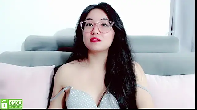 Snapshot of mariana_katto chatting on 04.18.26 mariana katto online show from 04.18.26