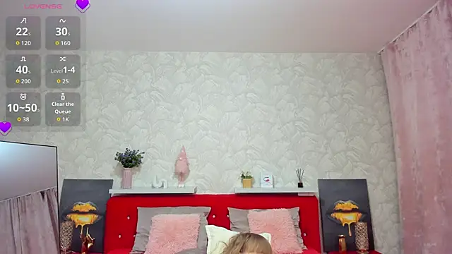 KattyPeachX online show from 12.18.25