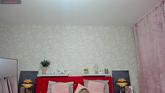 Snapshot of KattyPeachX chatting on 04.30.26 KattyPeachX online show from 04.30.26