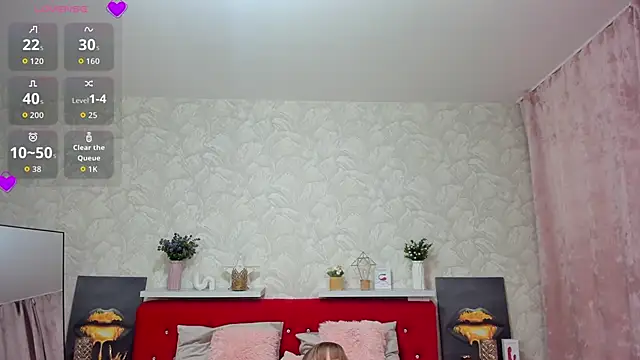 Snapshot of KattyPeachX chatting on 05.20.26 KattyPeachX online show from 05.20.26