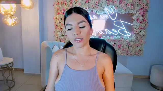 ValeriaRoldanX online show from 02.05.25