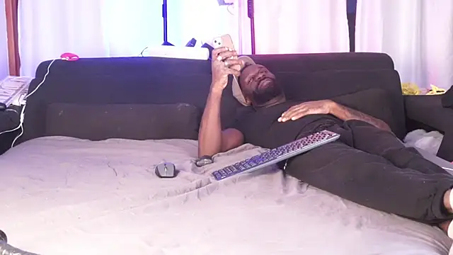 MacTroy online show from 10.05.25