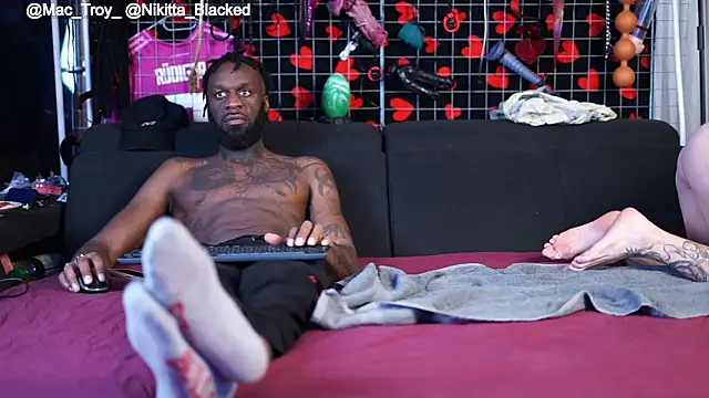 MacTroy online show from 03.22.26