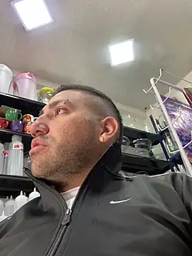 JuanZapata33 online show from 01.17.25