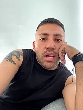 JuanZapata33 online show from 10.27.25