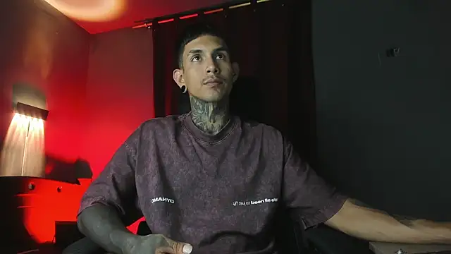 Travistanner 28 online show from 04.04.26