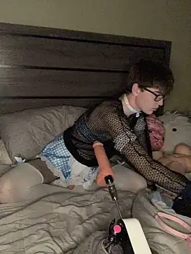 Snapshot of YourFavTwinkie chatting on 02.01.25 YourFavTwinkie online show from 02.01.25