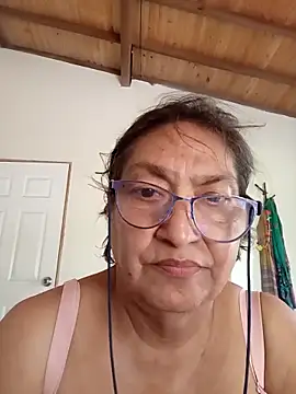 florecita69 online show from 10.24.25