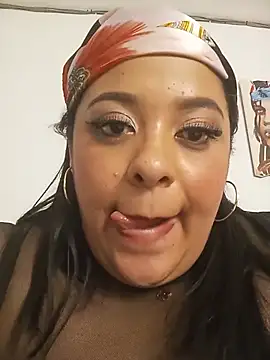 Snapshot of brendamaz chatting on 07.18.26 brendamaz online show from 07.18.26