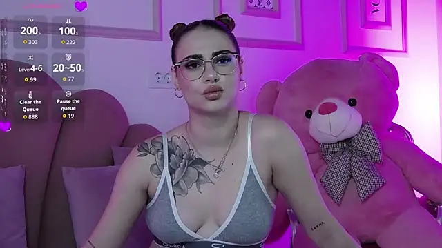 Abby  White online show from 09.22.25