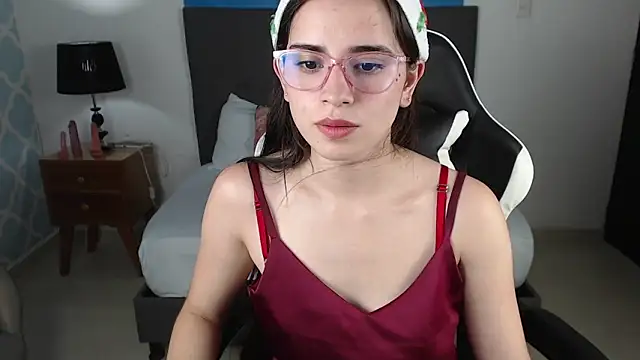 Snapshot of angelica_dymond chatting on 12.24.24 angelica dymond online show from 12.24.24