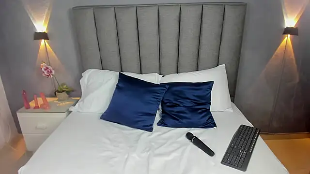 Snapshot of angelica_dymond chatting on 01.14.25 angelica dymond online show from 01.14.25