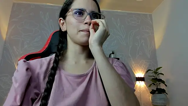 Snapshot of angelica_dymond chatting on 02.04.25 angelica dymond online show from 02.04.25