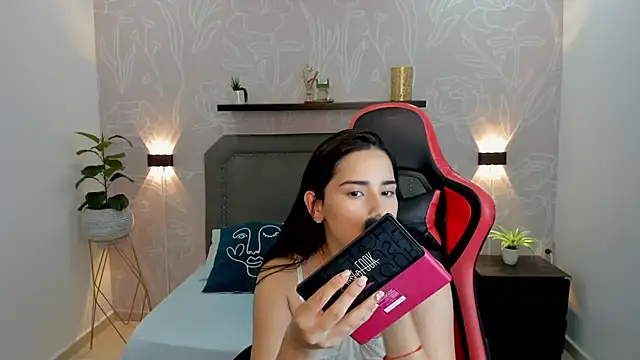 Snapshot of angelica_dymond chatting on 03.18.25 angelica dymond online show from 03.18.25