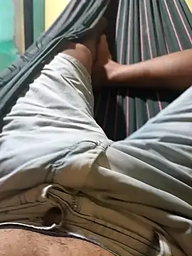 Snapshot of 1995eduardo chatting on 02.04.25 1995eduardo online show from 02.04.25