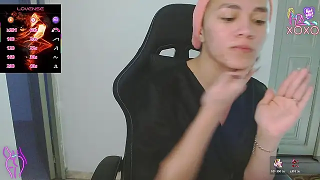 Snapshot of giuliana_andrade chatting on 02.10.26 giuliana andrade online show from 02.10.26