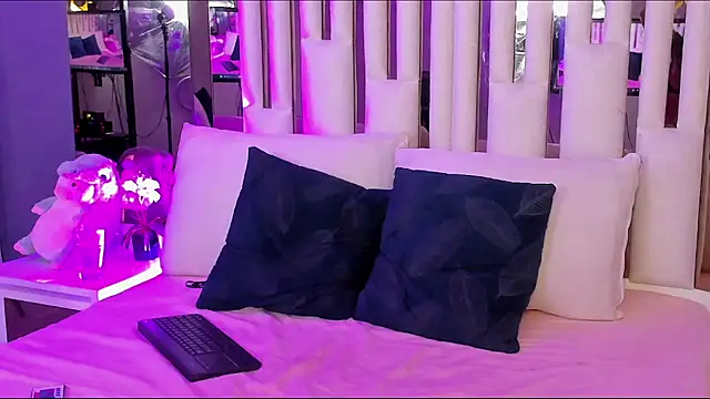 Snapshot of Kitty_Eliffe chatting on 01.24.25 Kitty Eliffe online show from 01.24.25