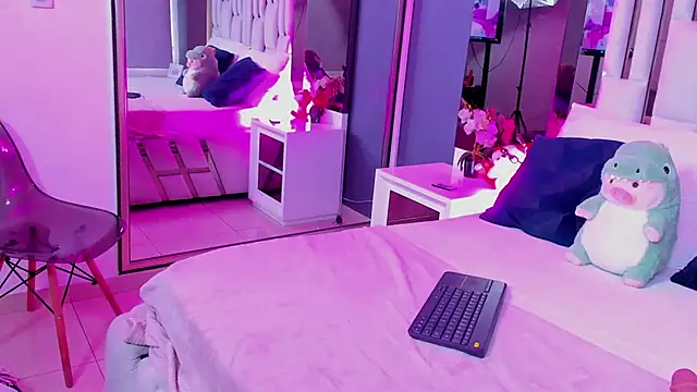 Snapshot of Kitty_Eliffe chatting on 02.27.25 Kitty Eliffe online show from 02.27.25