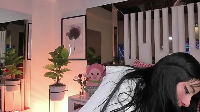 Snapshot of Kitty_Eliffe chatting on 10.25.25 Kitty Eliffe online show from 10.25.25