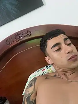 Snapshot of Danifornari chatting on 03.01.25 Danifornari online show from 03.01.25