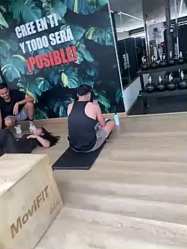 Snapshot of Danifornari chatting on 03.08.25 Danifornari online show from 03.08.25