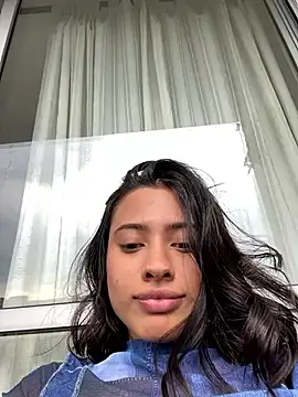 AlessaPears online show from 12.20.24