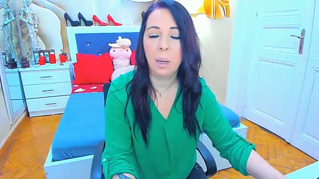 LauraSin online show from 03.11.25