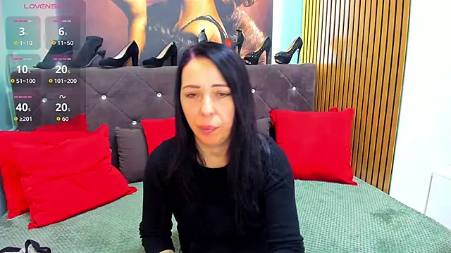 LauraSin online show from 02.12.26