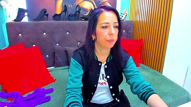 LauraSin online show from 05.14.26