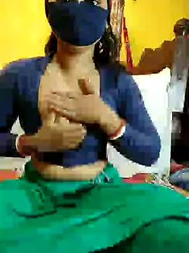 Snapshot of indiancouple09 chatting on 12.02.24 indiancouple09 online show from 12.02.24