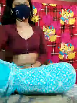 Snapshot of indiancouple09 chatting on 12.19.24 indiancouple09 online show from 12.19.24