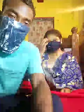 Snapshot of indiancouple09 chatting on 01.29.25 indiancouple09 online show from 01.29.25