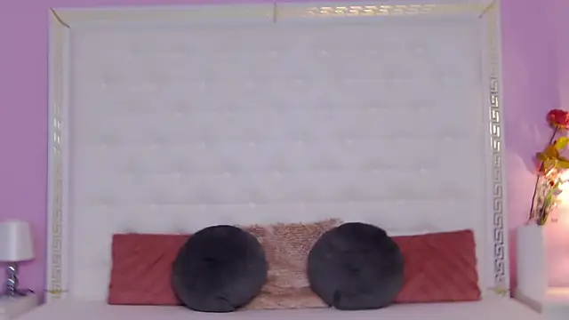 Lenna Paul online show from 04.07.26