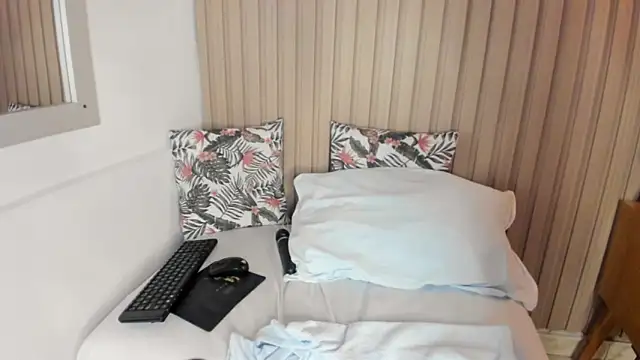 emma collson online show from 02.25.25