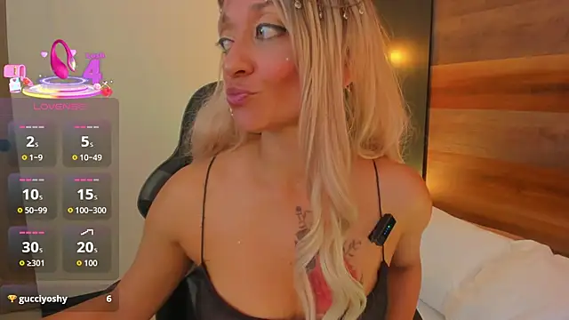 emma collson online show from 10.28.25