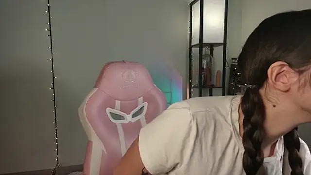 Snapshot of purrrrrrrrr chatting on 12.05.24 purrrrrrrrr online show from 12.05.24