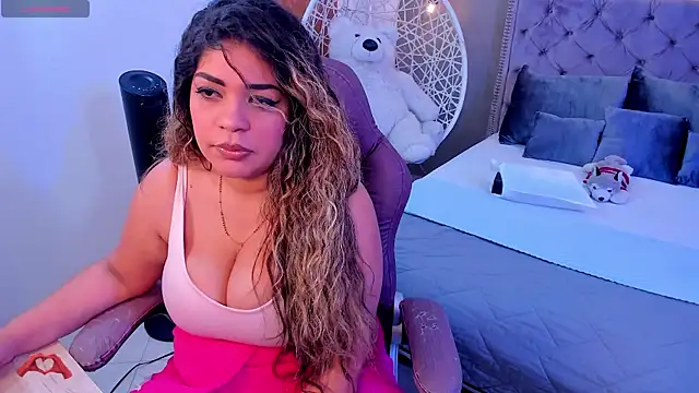 Snapshot of laris_park chatting on 01.22.25 laris park online show from 01.22.25