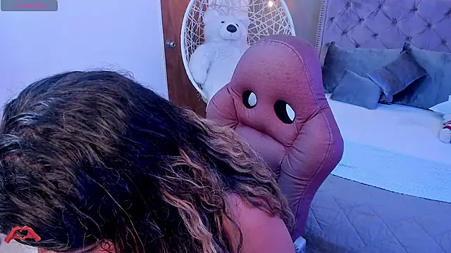 Snapshot of laris_park chatting on 01.22.25 laris park online show from 01.22.25