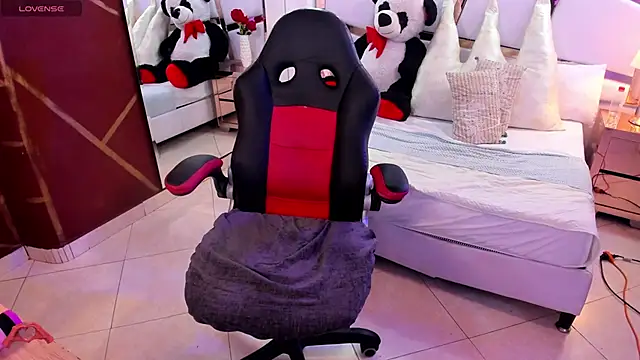 Snapshot of laris_park chatting on 01.26.25 laris park online show from 01.26.25