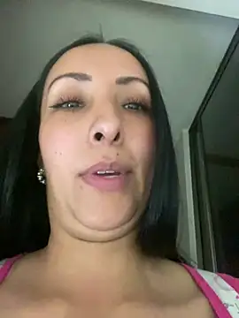 Snapshot of yaralyminjo2 chatting on 01.22.25 yaralyminjo2 online show from 01.22.25