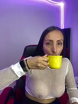 Snapshot of yaralyminjo2 chatting on 03.04.25 yaralyminjo2 online show from 03.04.25